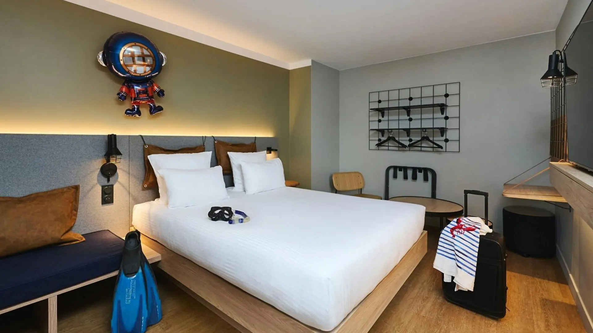 Moxy Annecy Otel