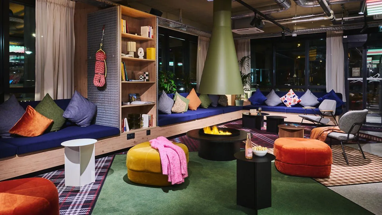 Moxy Annecy Otel 3*,