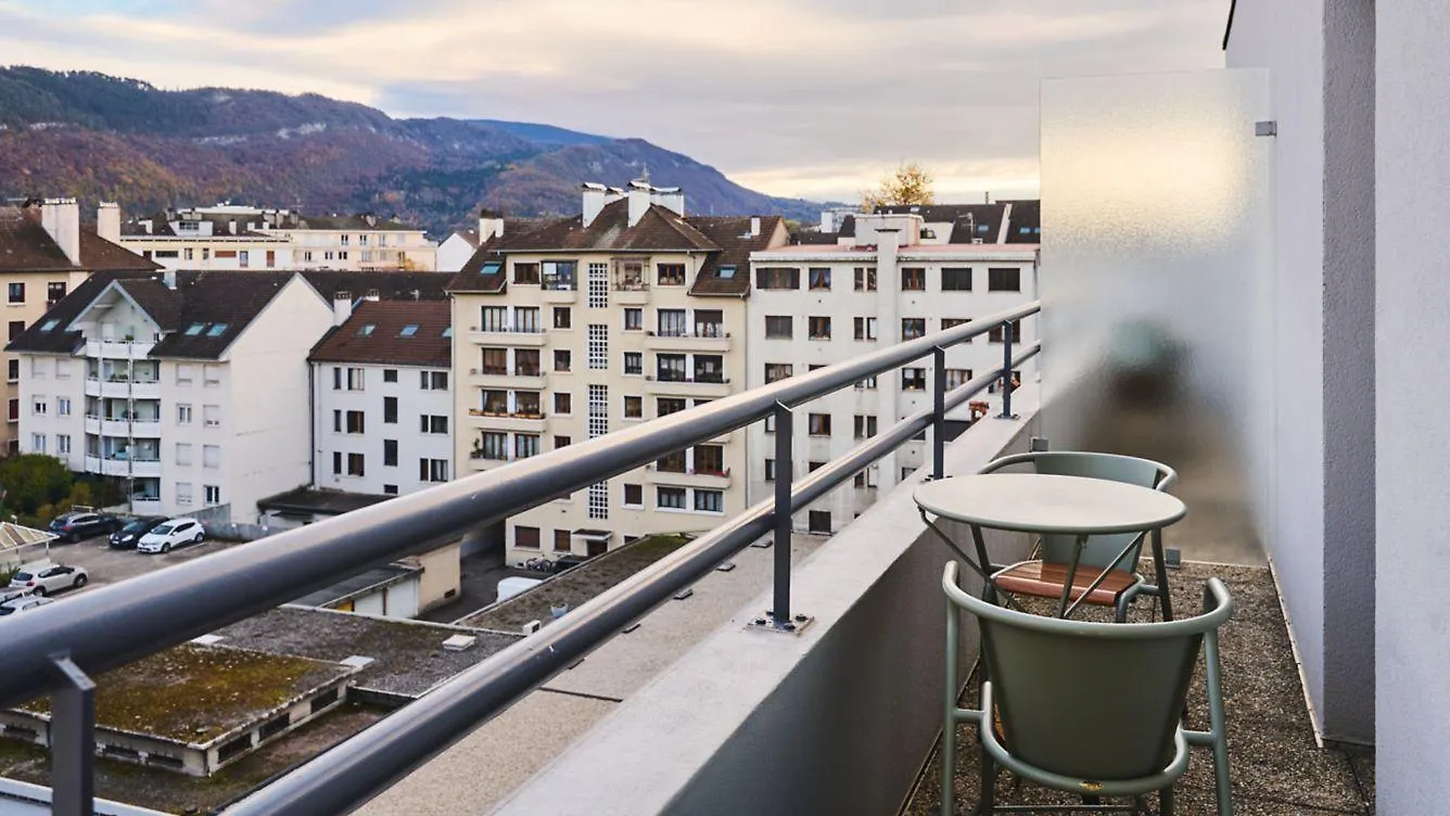 Moxy Annecy Otel