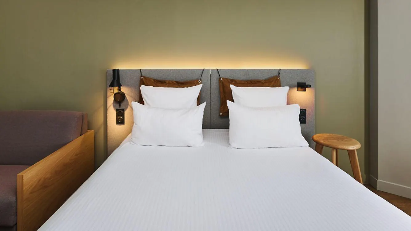 Moxy Annecy Otel