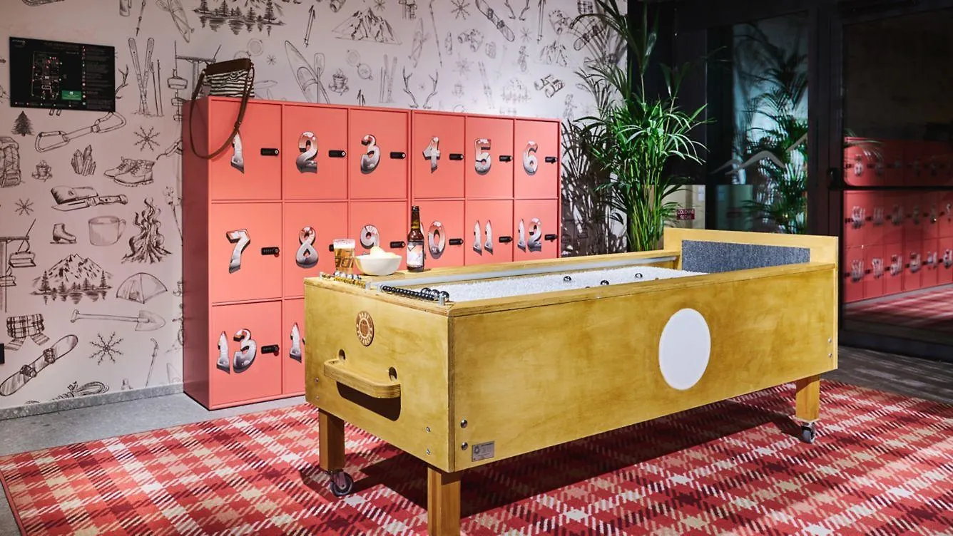 Moxy Annecy Otel