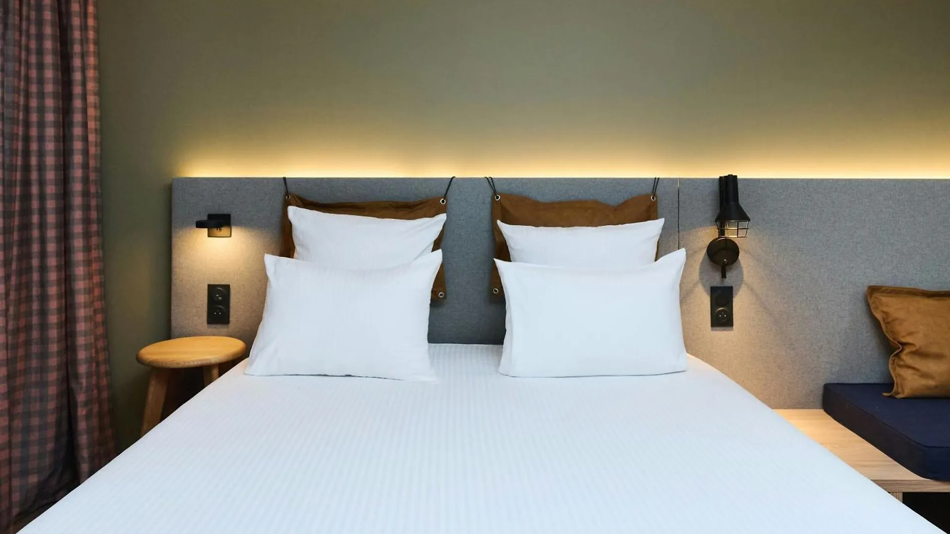 Moxy Annecy Otel