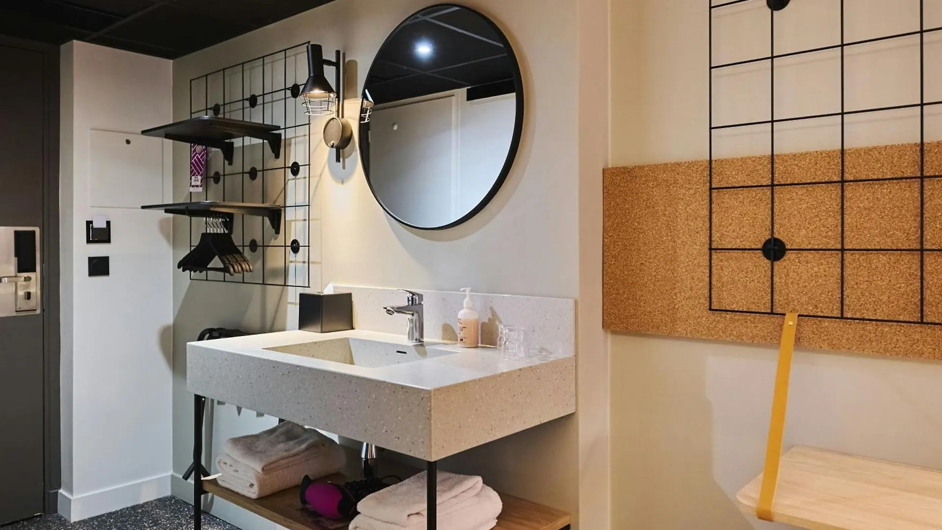 Hotel Moxy Annecy 3*,  Francja