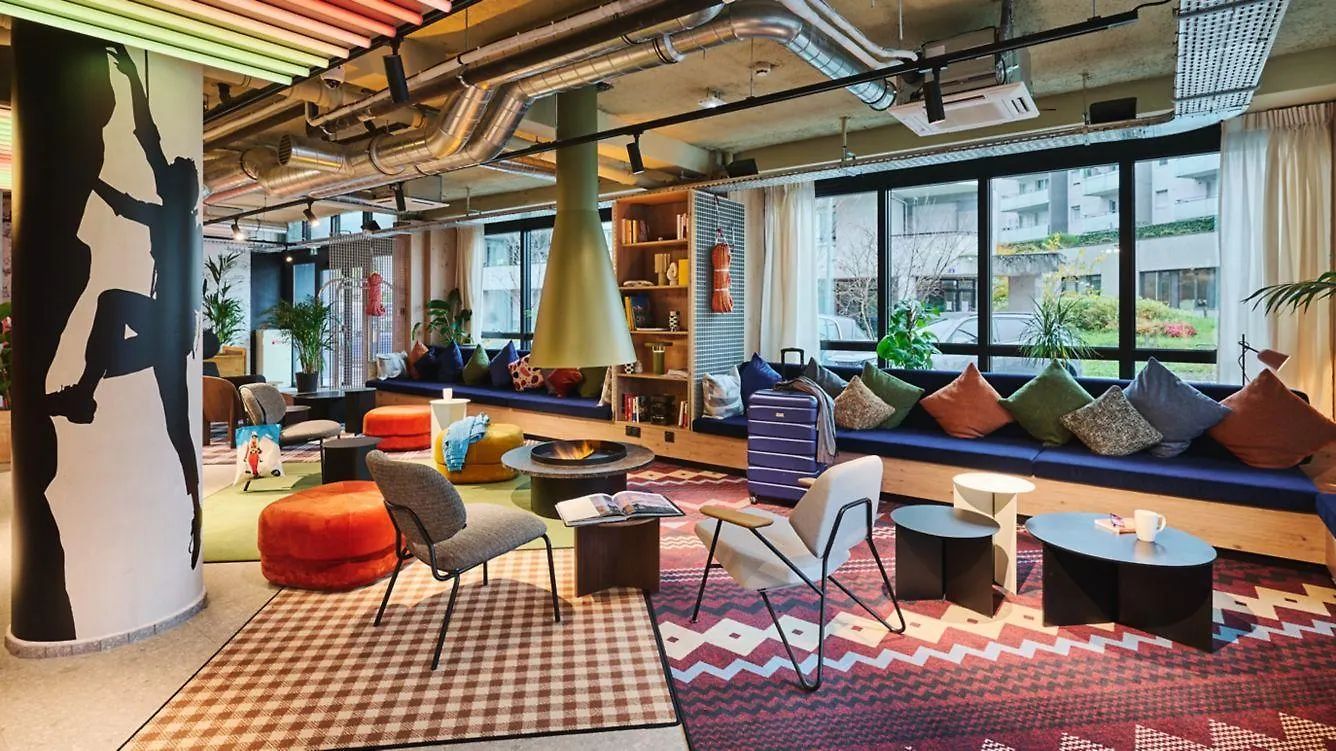 Hotel Moxy Annecy Francja