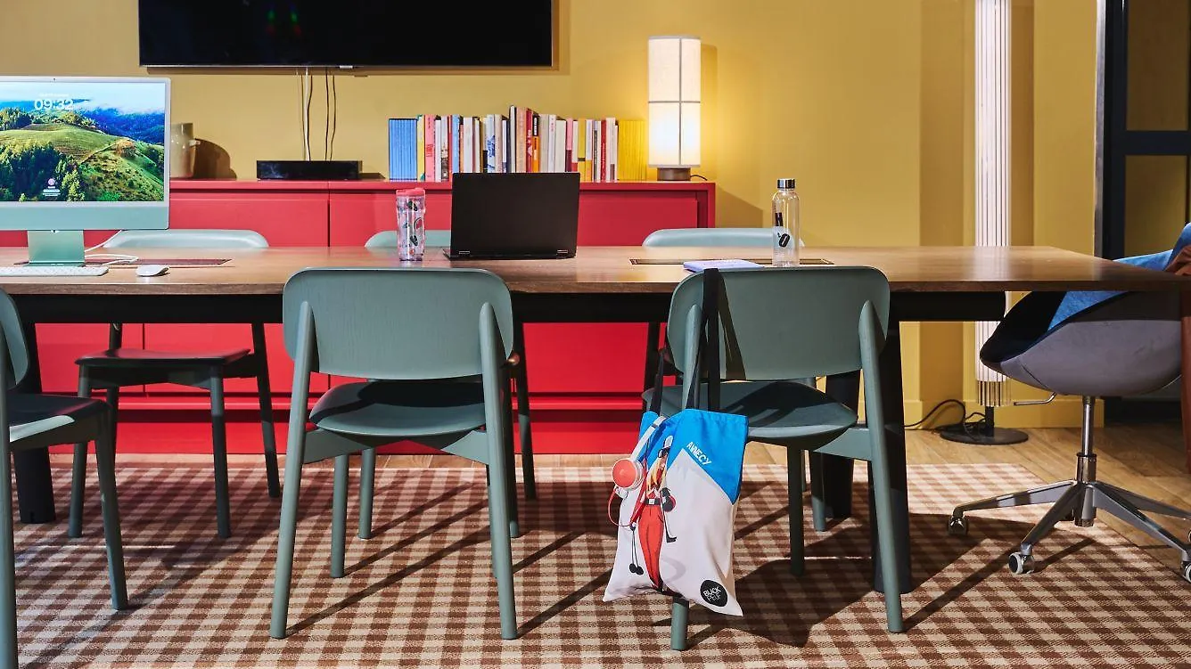 Hotel Moxy Annecy 3*,