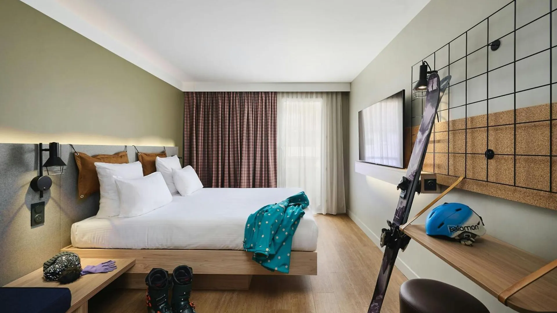 Hotel Moxy Annecy 3*,